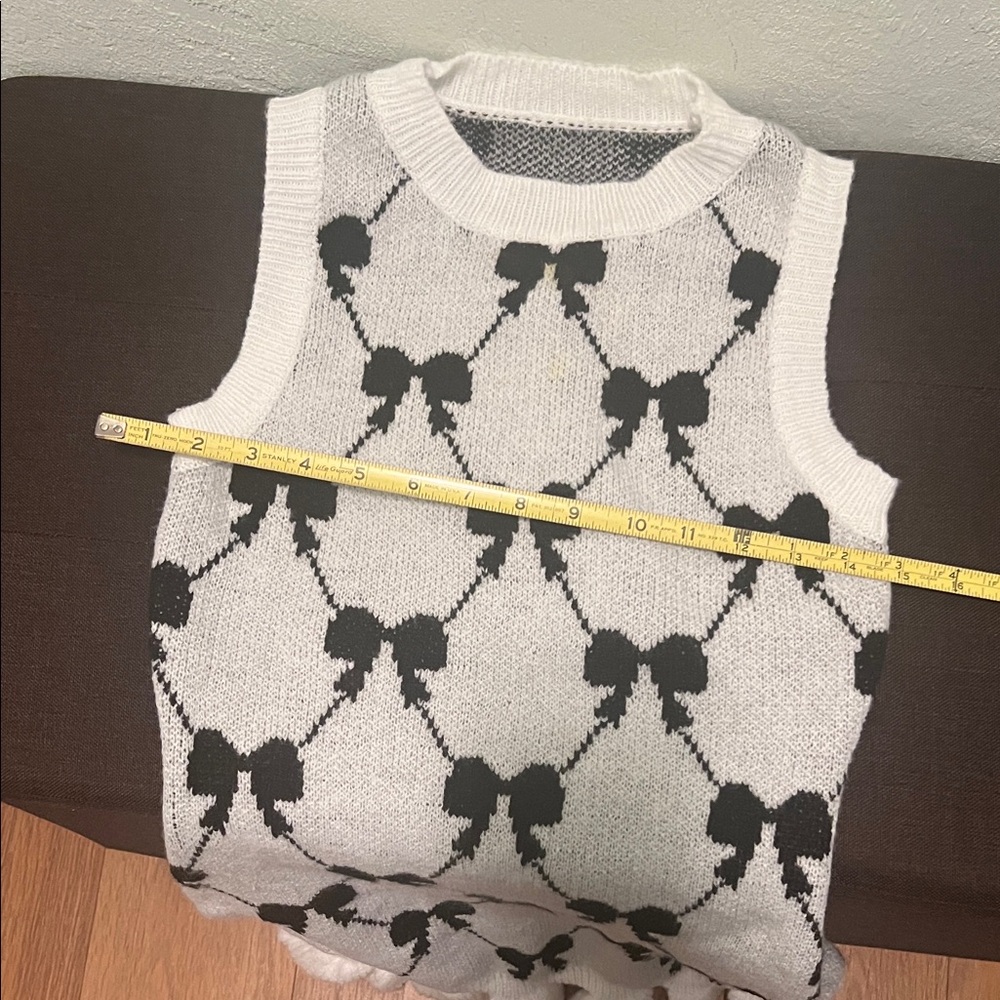 #1660** Sleeveless Bow Pattern Knit Dress in White and Black - Picture 4 of 12